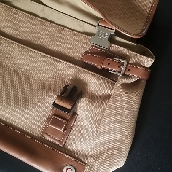 Coach Messenger Bag - Picture 3 of 9